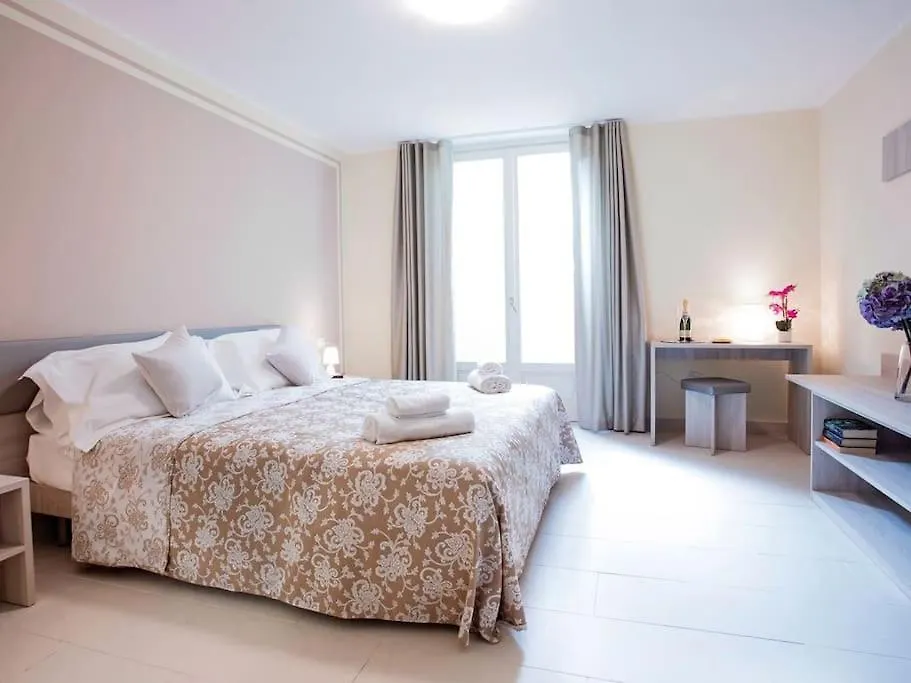 Ossuccio Sanny-Grande B Sleeps 8 With Pool By Italian Apartments