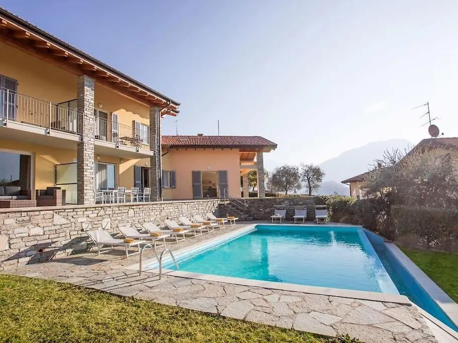 Ossuccio Sanny-Grande B Sleeps 8 With Pool By Italian Apartments